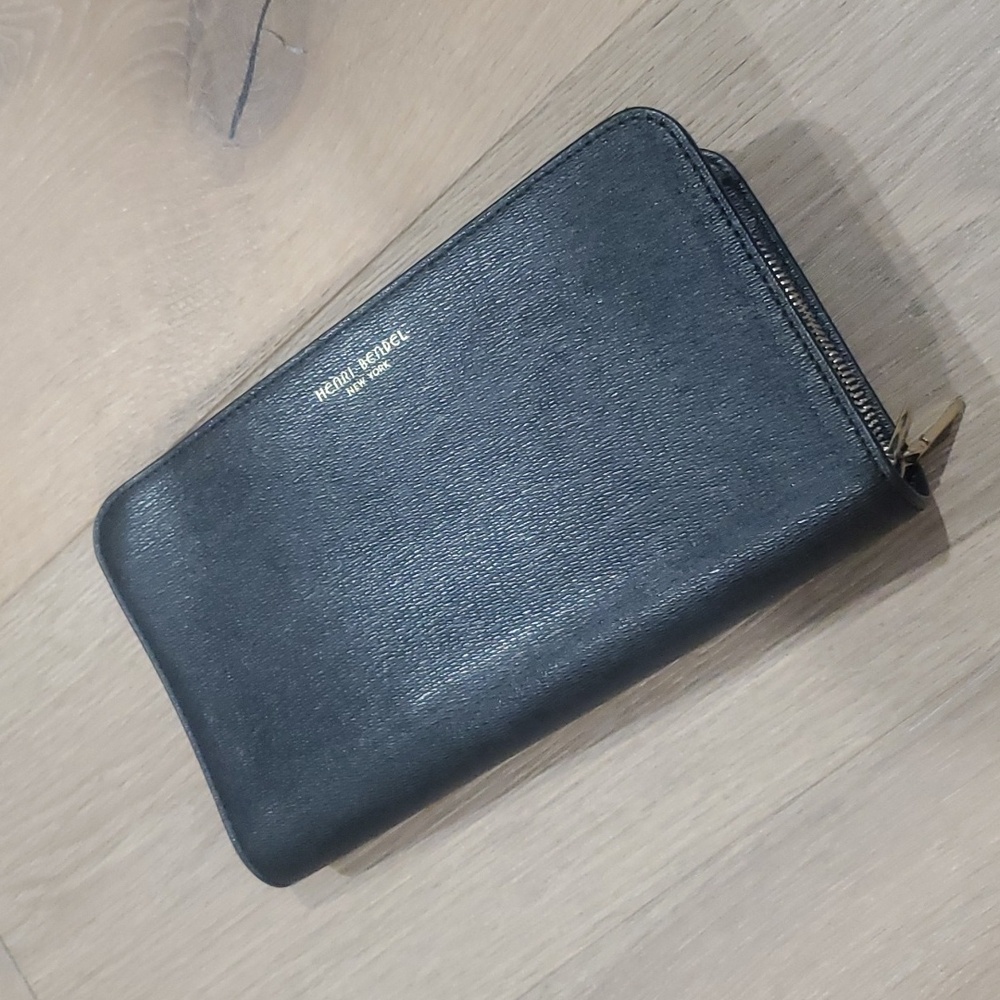 Henri Bendel Dalton Black Wallet Zip Around Clutch Organizer
